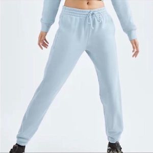 Aritzia TNA fleece sweatpants size S
